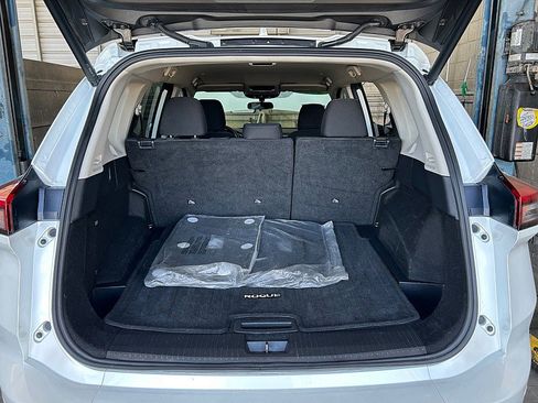 Used 2024 Nissan Rogue SV FWD image 93