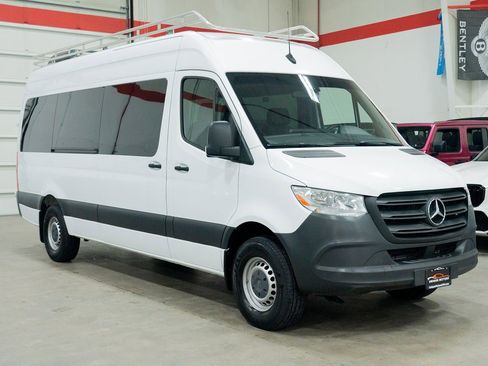 Used 2019 Mercedes-Benz Sprinter 2500 image 12