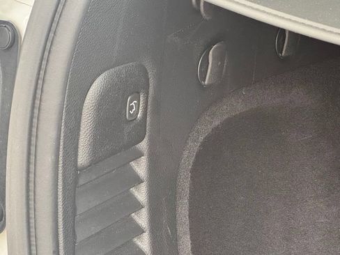 Used 2018 Jeep Grand Cherokee Altitude AWD/4WD image 7