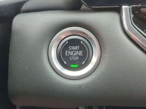 Used 2024 GMC Canyon Elevation w/ Convenience Package image 17