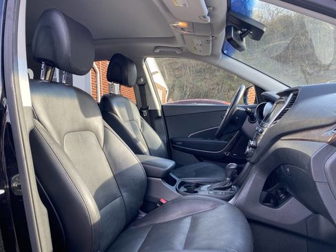 Used 2017 Hyundai Santa Fe Limited w/ Cargo Package image 18