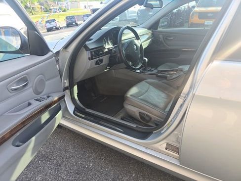 Used 2011 BMW 328i Sedan RWD image 3