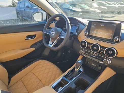 Used 2025 Nissan Sentra SV w/ SV Premium Package image 10