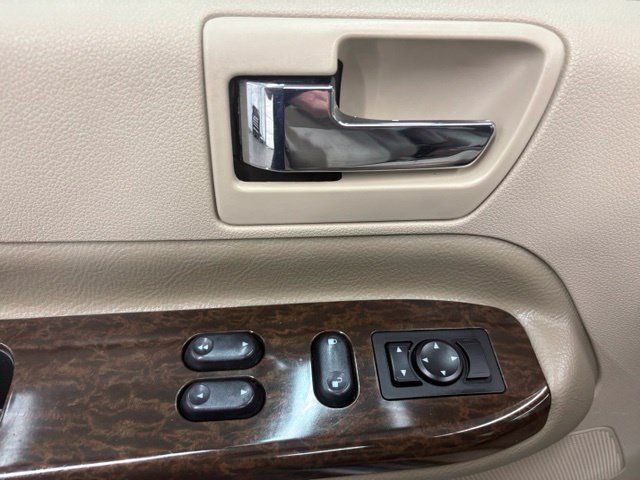 Used 2005 Mercury Monterey Premier FWD image 13