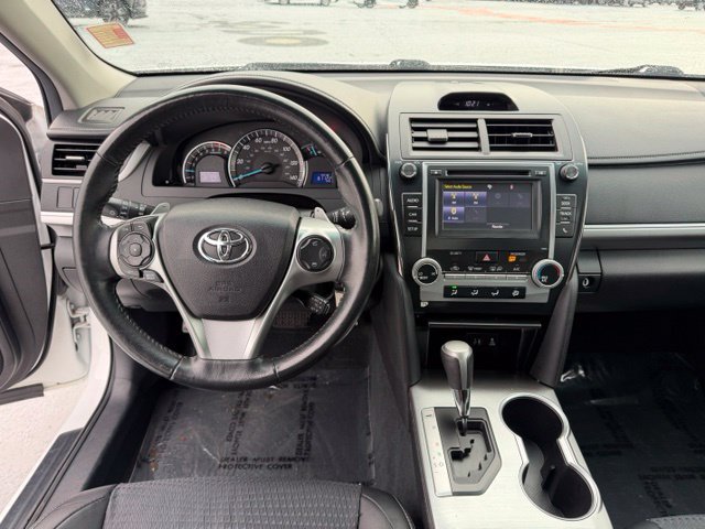 Used 2014 Toyota Camry SE FWD image 12