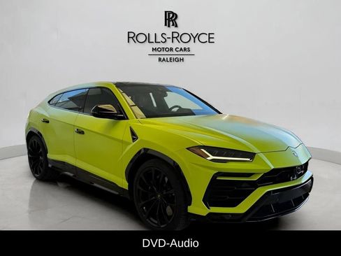 Used 2022 Lamborghini Urus image 3