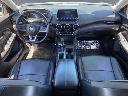 Used 2022 Nissan Sentra SR w/ SR Premium Package FWD image 10