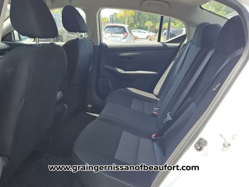 Used 2025 Nissan Sentra SV w/ All-Weather Package FWD image 4