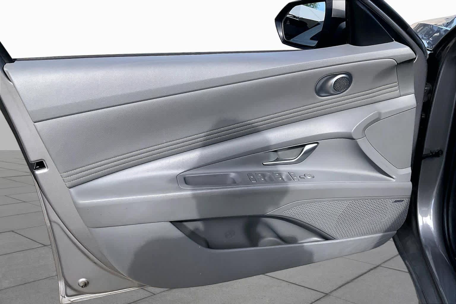 Used 2021 Hyundai Elantra SEL w/ Convenience + Premium Package FWD image 21
