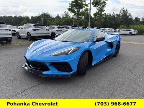 Used 2021 Chevrolet Corvette Stingray Coupe w/ Z51 Performance Package RWD image 3