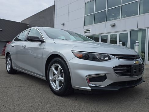 Used 2017 Chevrolet Malibu LS image 30