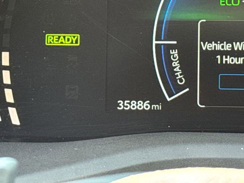 Used 2025 Toyota Camry SE image 27