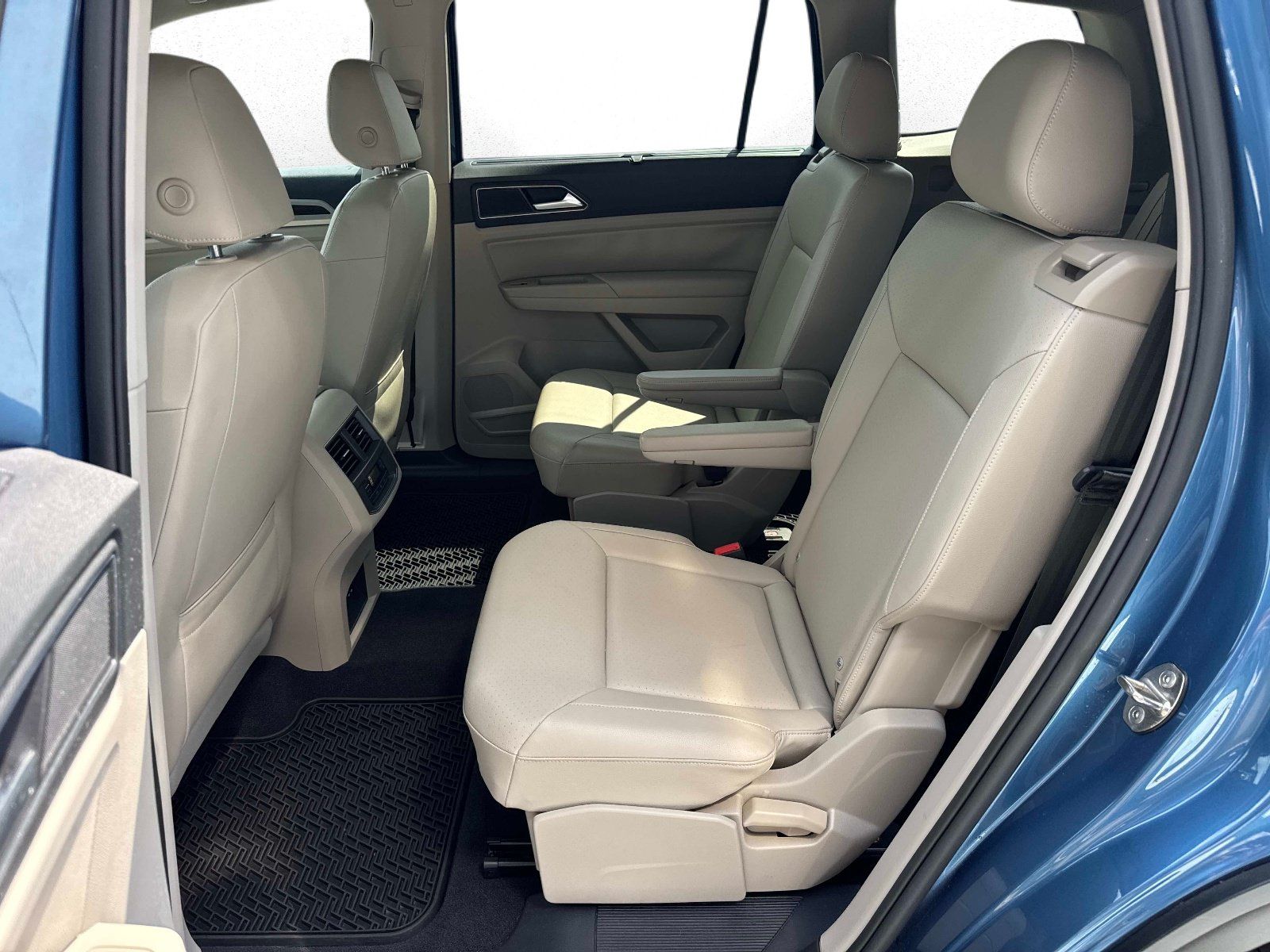 Used 2019 Volkswagen Atlas SEL FWD image 14