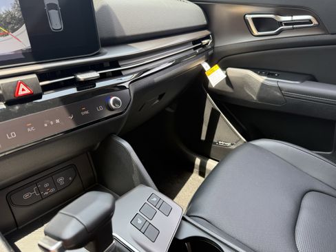 New 2026 Kia Sportage SX image 23