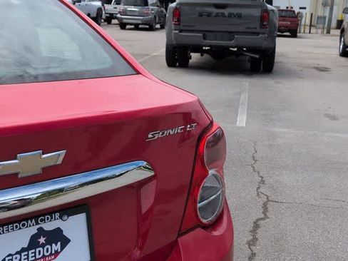 Used 2014 Chevrolet Sonic LT FWD image 13