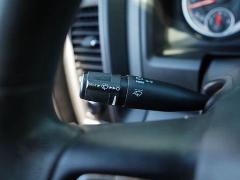 Used 2016 RAM 1500 Express RWD image 32