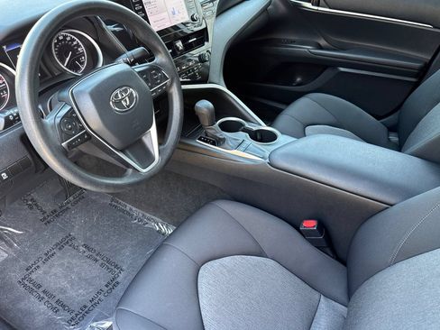 Used 2022 Toyota Camry LE FWD image 10