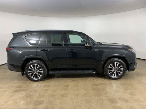 Certified 2025 Lexus LX 600 4WD w/ Interior Upgrade Package image 7