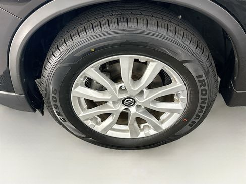 Used 2019 Nissan Rogue SV AWD/4WD image 11