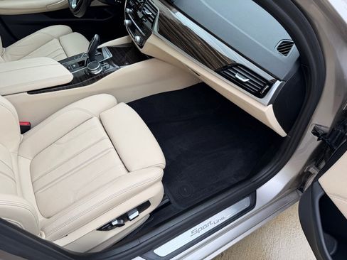 Used 2019 BMW 530i xDrive AWD/4WD image 19
