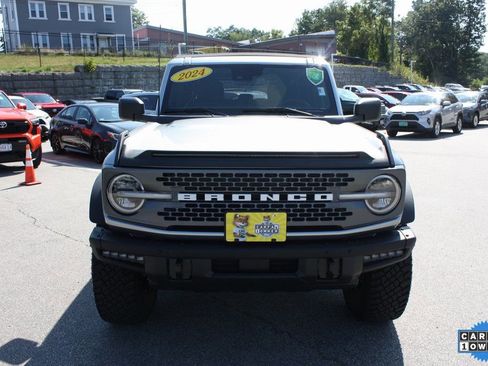 Used 2024 Ford Bronco Badlands image 3