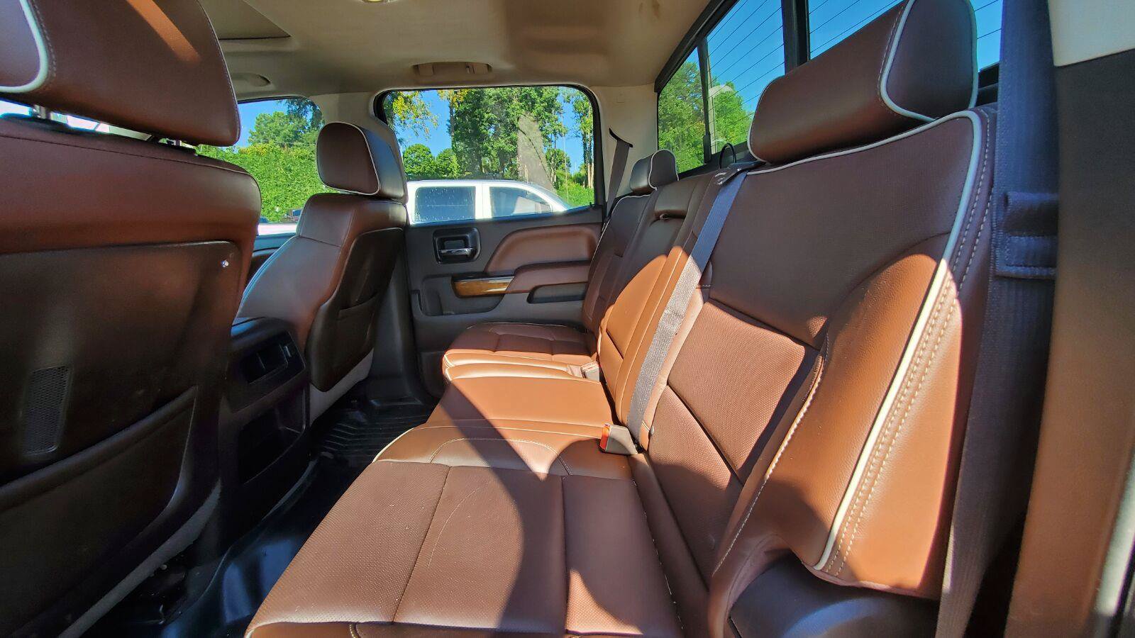 Used 2015 Chevrolet Silverado 2500 High Country w/ Duramax Plus Package AWD/4WD image 5