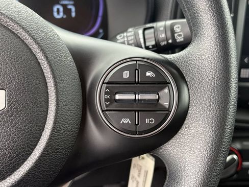Used 2025 Kia Soul LX FWD image 37