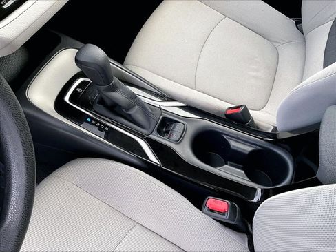 Used 2022 Toyota Corolla LE FWD image 15