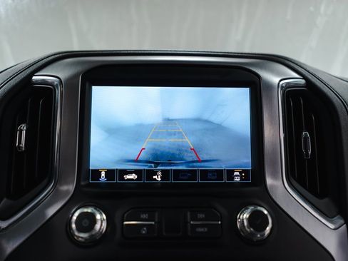 Used 2023 GMC Sierra 2500 SLT w/ SLT Convenience Package image 16