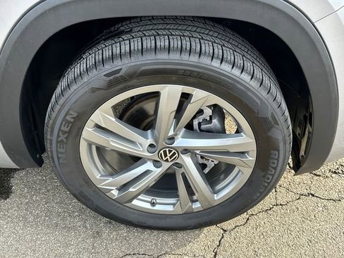 Used 2024 Volkswagen Atlas Cross Sport SEL R-Line image 7