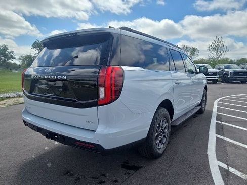 Used 2025 Ford Expedition Max Active AWD/4WD image 8