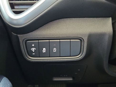 Used 2025 Kia Soul LX w/ LX Technology Package FWD image 15