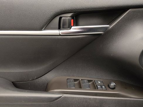 Used 2022 Toyota Camry SE image 27