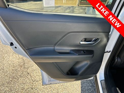 Used 2026 Nissan Kicks SR w/ Illumination Package image 21