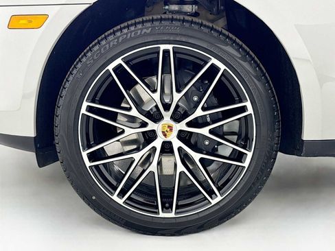 New 2026 Porsche Macan image 33