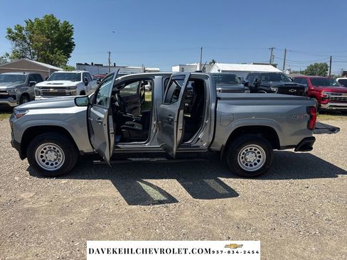 Used 2025 Chevrolet Colorado W/T AWD/4WD image 11