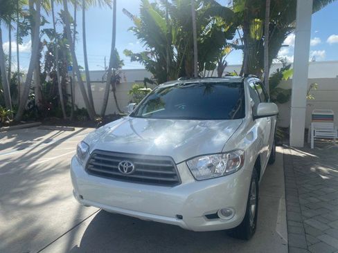 Used 2010 Toyota Highlander SE image 4