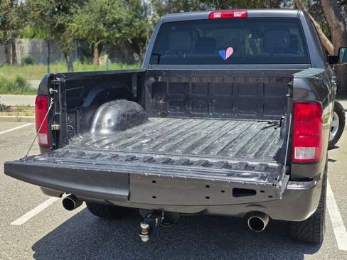 Used 2017 RAM 1500 Express RWD image 12