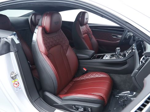 Used 2022 Bentley Continental GT V8 AWD/4WD image 17