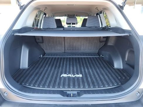 Used 2020 Toyota RAV4 LE w/ All Weather Liner Package AWD/4WD image 24