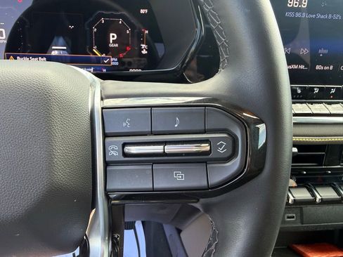 Used 2024 Chevrolet Colorado ZR2 w/ Safety Package AWD/4WD image 28