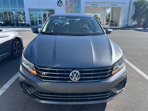 Used 2018 Volkswagen Passat 2.0T R-Line image 2