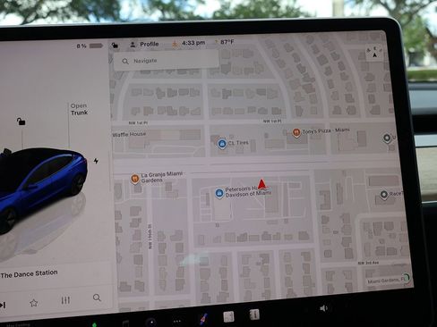 Used 2023 Tesla Model 3 Standard Range RWD image 40