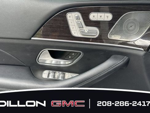 Used 2022 Mercedes-Benz GLS 450 4MATIC image 11
