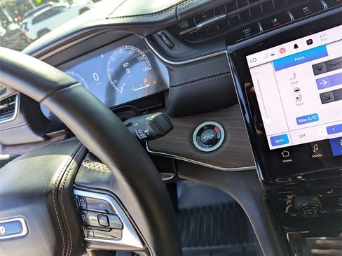 Used 2025 Jeep Grand Cherokee Summit w/ Obsidian Package image 24