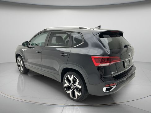 Used 2022 Volkswagen Taos SEL w/ Panoramic Sunroof Package AWD/4WD image 7