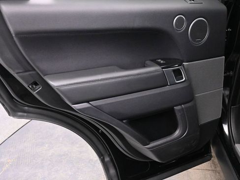 Used 2016 Land Rover Range Rover Sport HSE image 13