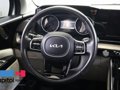 Used 2024 Kia Carnival EX FWD image 14