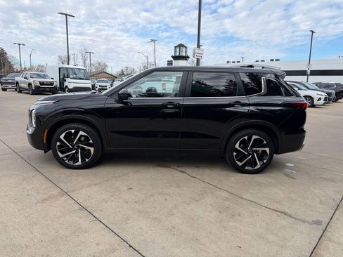 Used 2022 Mitsubishi Outlander SE image 8