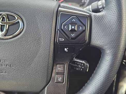 Certified 2023 Toyota 4Runner TRD Off-Road Premium w/ Moonroof Package AWD/4WD image 32